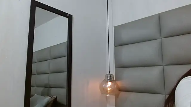 emily brontee  online show from 09/23/25, 12:41