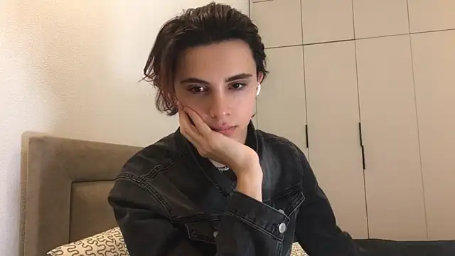 k0sta  online show from 12/29/24, 05:42