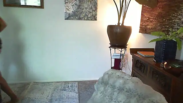 CeceilaMoon online show from 06/18/26, 04:44