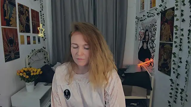 Snapshot of Asha_Glooom chatting on 10/10/25, 09:36 Asha Glooom online show from 10/10/25, 09:36