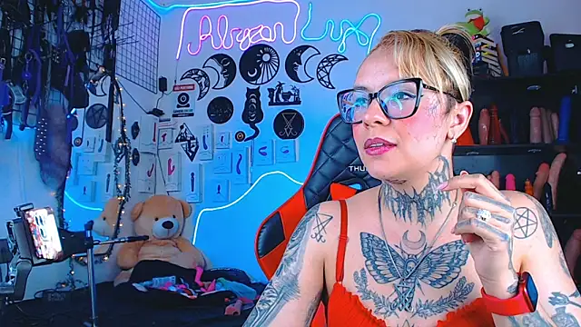 AbyzouLux online show from 09/17/25, 04:08