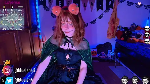 Snapshot of bluelen chatting on 10/31/25, 09:21 bluelen online show from 10/31/25, 09:21