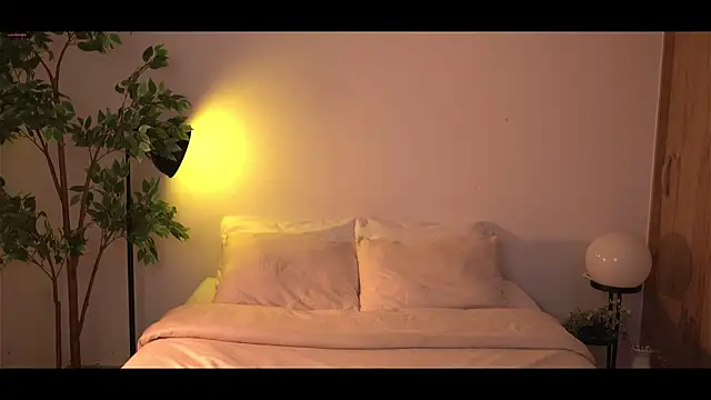 Snapshot of SrLuis18 chatting on 09/29/25, 12:49 SrLuis18 online show from 09/29/25, 12:49