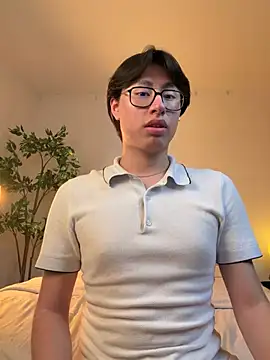 SrLuis18 online show from 05/17/26, 04:32