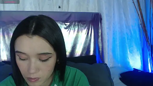 Snapshot of megan_lover chatting on 10/02/25, 02:18 megan lover online show from 10/02/25, 02:18