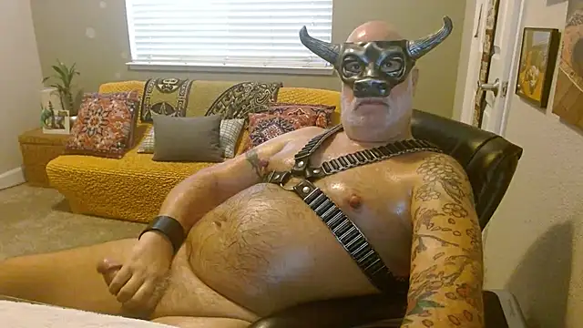 musclebearnips online show from 10/16/25, 07:15