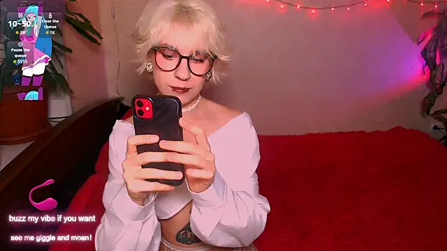  Moonlight t online show from 09/14/25, 08:57