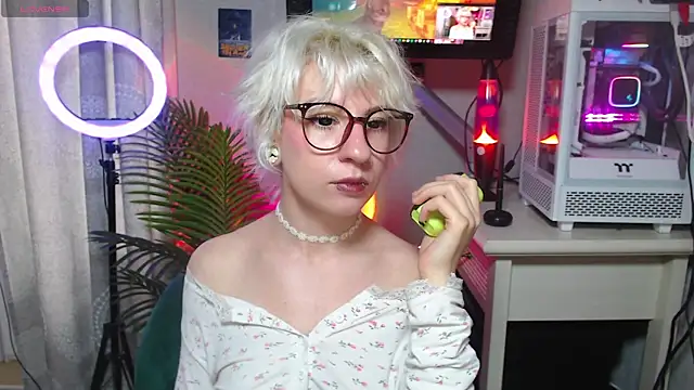  Moonlight t online show from 10/14/25, 09:32