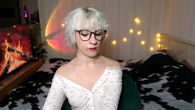  Moonlight t online show from 11/22/25, 08:02