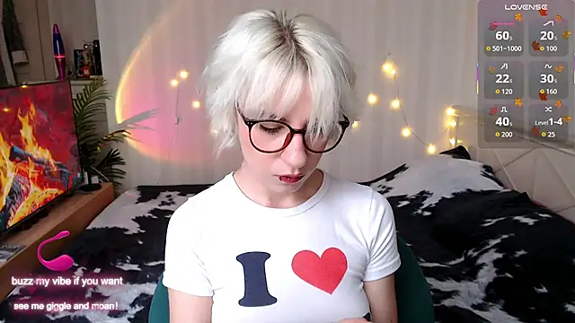  Moonlight t online show from 11/24/25, 09:53