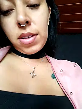 Snapshot of Emily_Wane chatting on 09/17/25, 04:52 Emily Wane online show from 09/17/25, 04:52