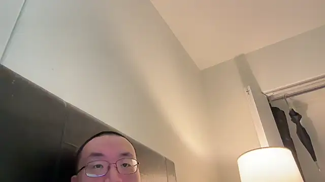 Snapshot of slaveasianboy chatting on 12/18/24, 02:17 slaveasianboy online show from 12/18/24, 02:17