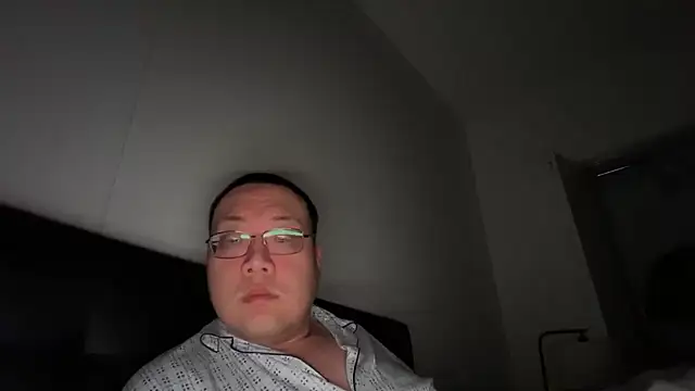 Snapshot of slaveasianboy chatting on 11/25/25, 10:04 slaveasianboy online show from 11/25/25, 10:04