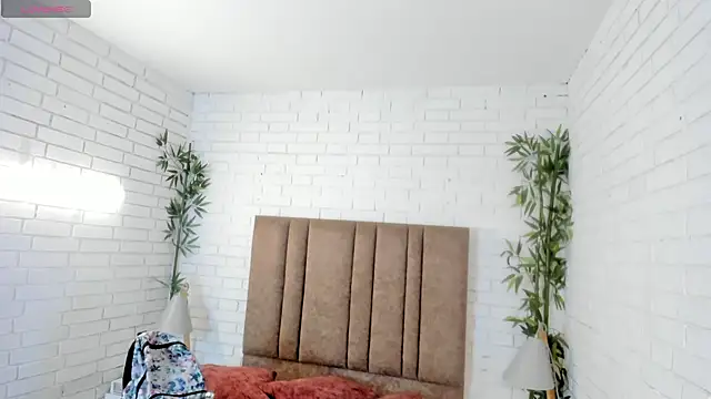 victoria mooree online show from 12/24/24, 01:49