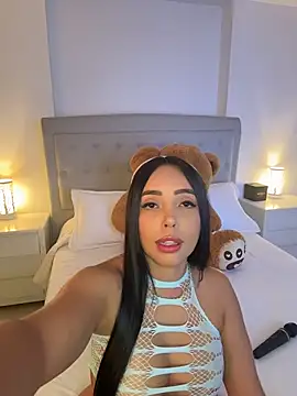 Snapshot of annyfosterr chatting on 04/15/26, 02:07 annyfosterr online show from 04/15/26, 02:07