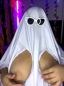 Snapshot of CharlotteMillers chatting on 10/30/25, 09:44 CharlotteMillers online show from 10/30/25, 09:44