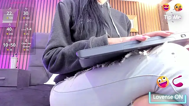 Snapshot of MeganFoxxi_ chatting on 10/14/25, 08:31 MeganFoxxi  online show from 10/14/25, 08:31