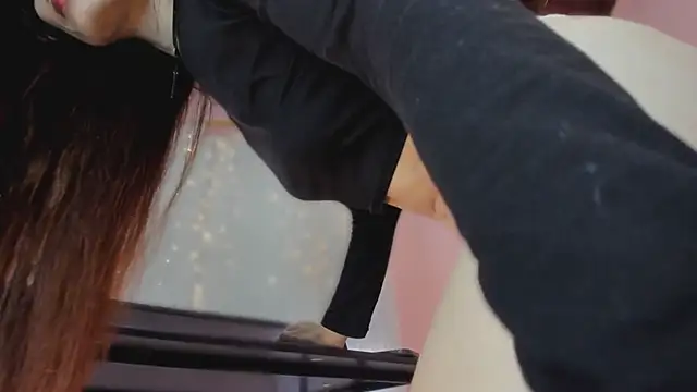 Snapshot of _aline_hall chatting on 11/07/25, 03:34 aline hall online show from 11/07/25, 03:34