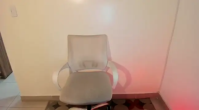 kiaraowen online show from 12/19/24, 08:13