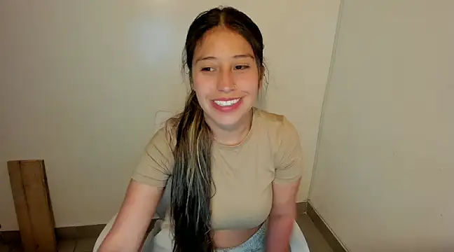 kiaraowen online show from 03/22/25, 10:26