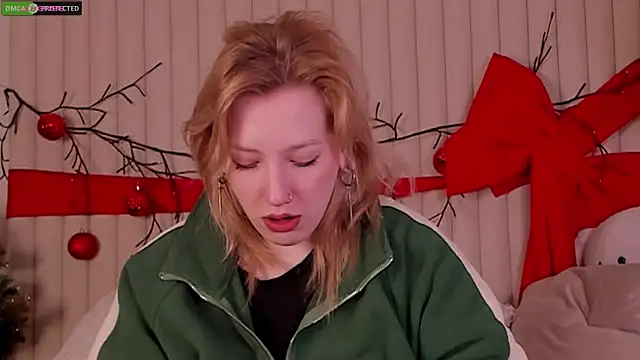 Snapshot of RachelCart chatting on 12/17/25, 03:12 RachelCart online show from 12/17/25, 03:12