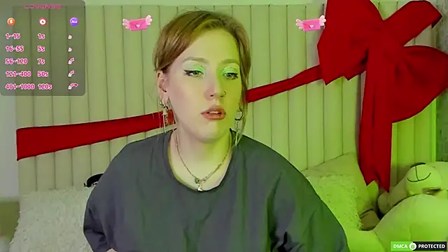 Snapshot of RachelCart chatting on 04/13/26, 03:12 RachelCart online show from 04/13/26, 03:12