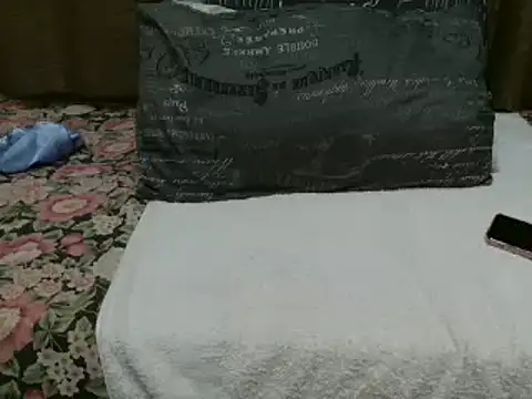 Snapshot of NaughtyFlower88 chatting on 12/09/24, 12:19 NaughtyFlower88 online show from 12/09/24, 12:19