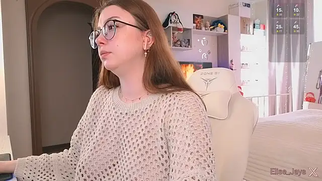 Snapshot of elisejays chatting on 10/03/25, 01:08 elisejays online show from 10/03/25, 01:08