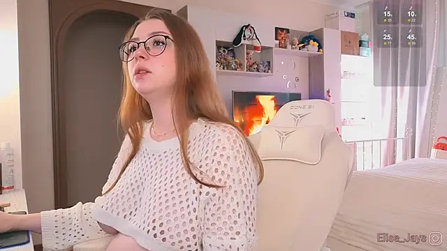 Snapshot of elisejays chatting on 10/04/25, 12:47 elisejays online show from 10/04/25, 12:47