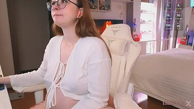 Snapshot of elisejays chatting on 10/31/25, 12:50 elisejays online show from 10/31/25, 12:50