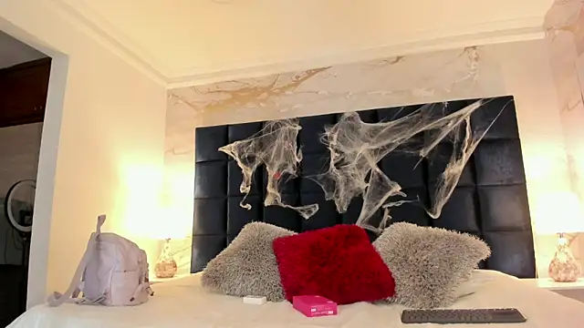 Snapshot of EVELIN_MASON chatting on 10/04/25, 07:56 EVELIN MASON online show from 10/04/25, 07:56