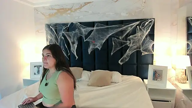 Snapshot of EVELIN_MASON chatting on 10/09/25, 07:34 EVELIN MASON online show from 10/09/25, 07:34