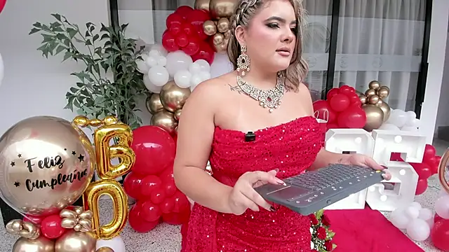 Snapshot of EVELIN_MASON chatting on 12/01/25, 06:13 EVELIN MASON online show from 12/01/25, 06:13