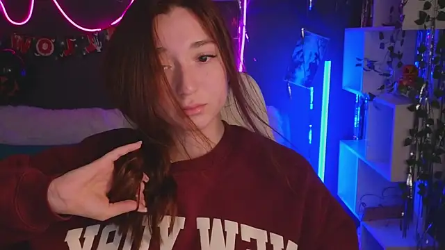 YasmineWest online show from 10/28/25, 01:53