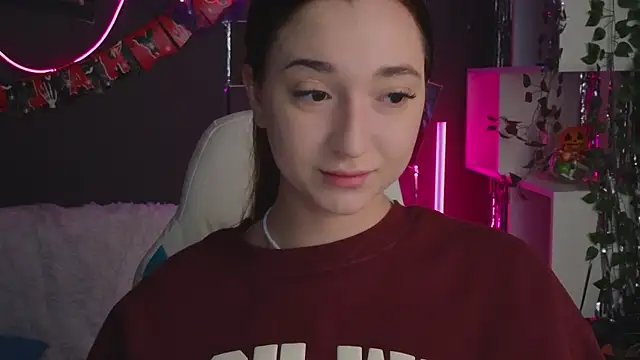 YasmineWest online show from 10/30/25, 01:51