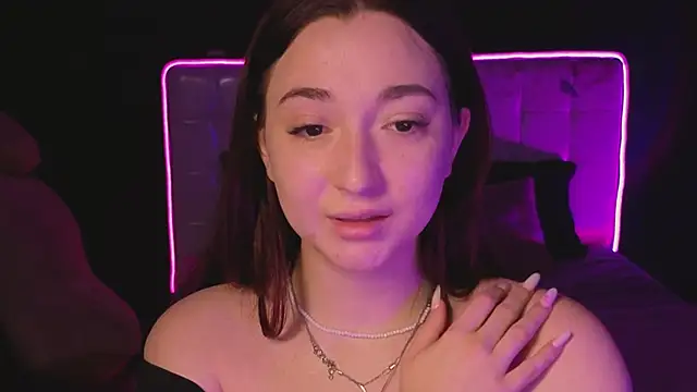 YasmineWest online show from 11/28/25, 09:01