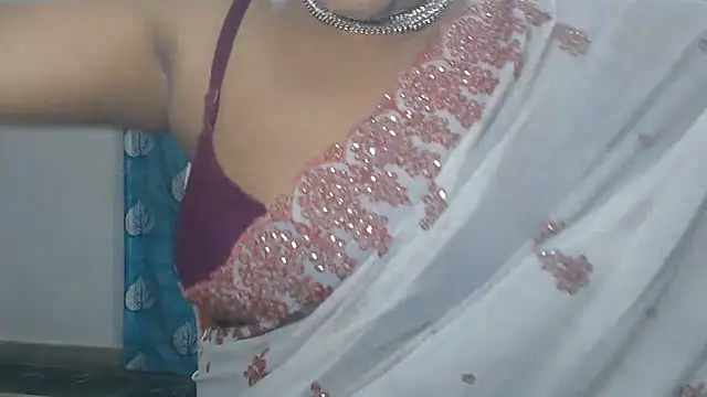 Sophia your online show from 07/11/26, 05:21