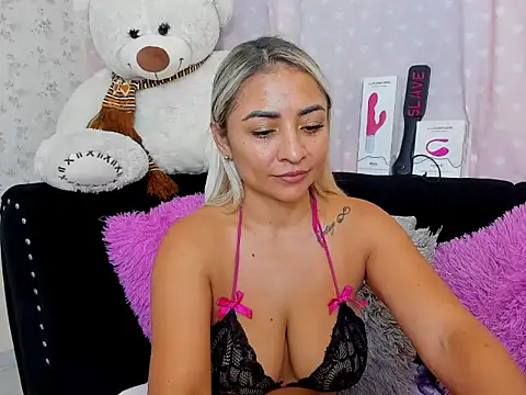 milf bigass  online show from 11/25/25, 12:16