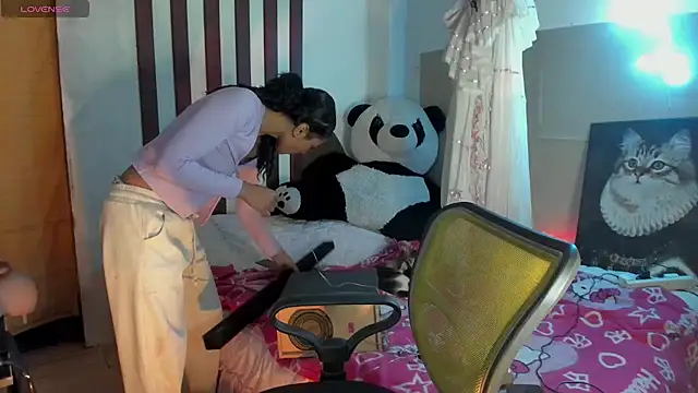 Lilithsabeth online show from 10/18/25, 08:09