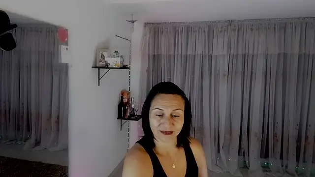 lollita 23  online show from 11/19/25, 07:25