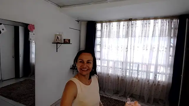 lollita 23  online show from 05/20/26, 08:04