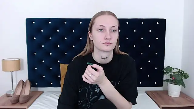 AlexaTease online show from 12/21/24, 02:26