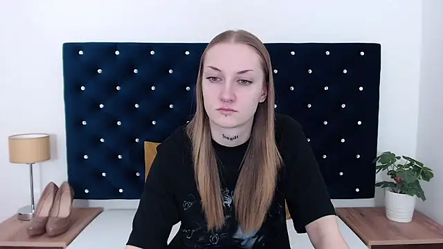 AlexaTease online show from 12/29/24, 02:31