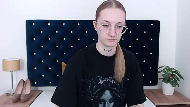 AlexaTease online show from 01/17/25, 03:53