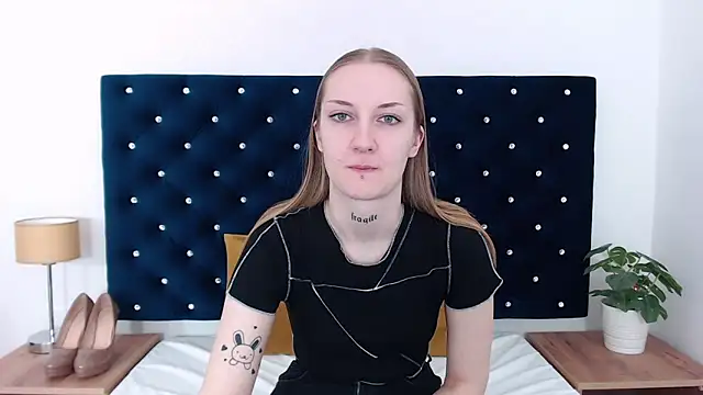 AlexaTease online show from 02/04/25, 01:06