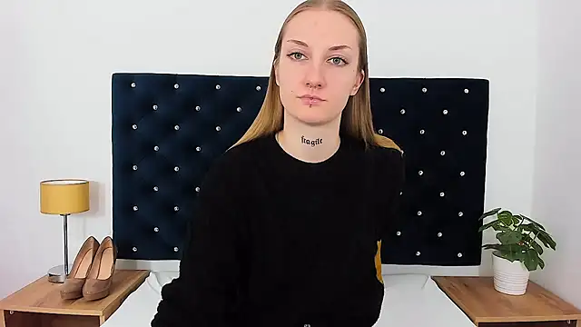 AlexaTease online show from 02/07/25, 04:24
