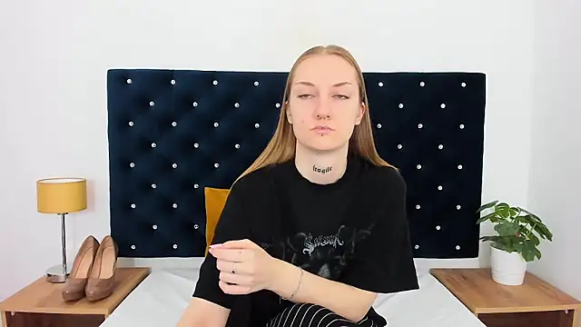 AlexaTease online show from 02/20/25, 09:33