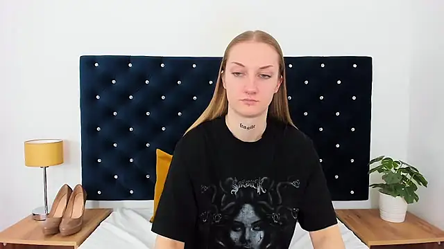 AlexaTease online show from 02/24/25, 02:26