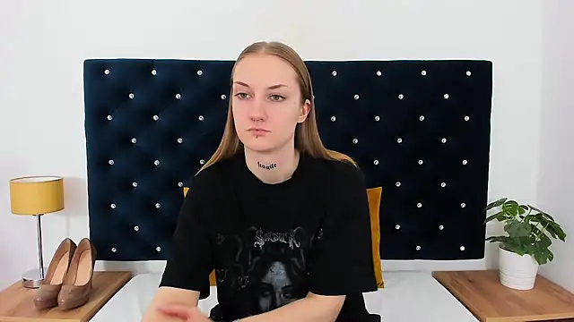 AlexaTease online show from 02/26/25, 03:19