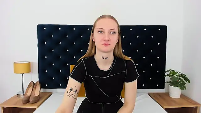 AlexaTease online show from 02/27/25, 02:43